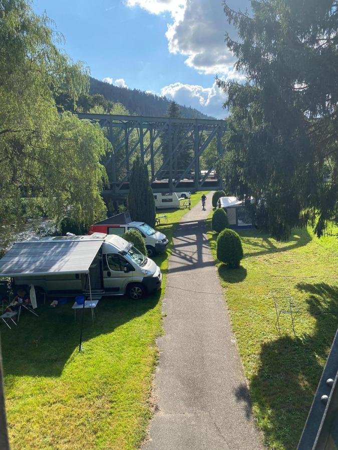 Camping Wohnwagen Standard Schiltach Esterno foto